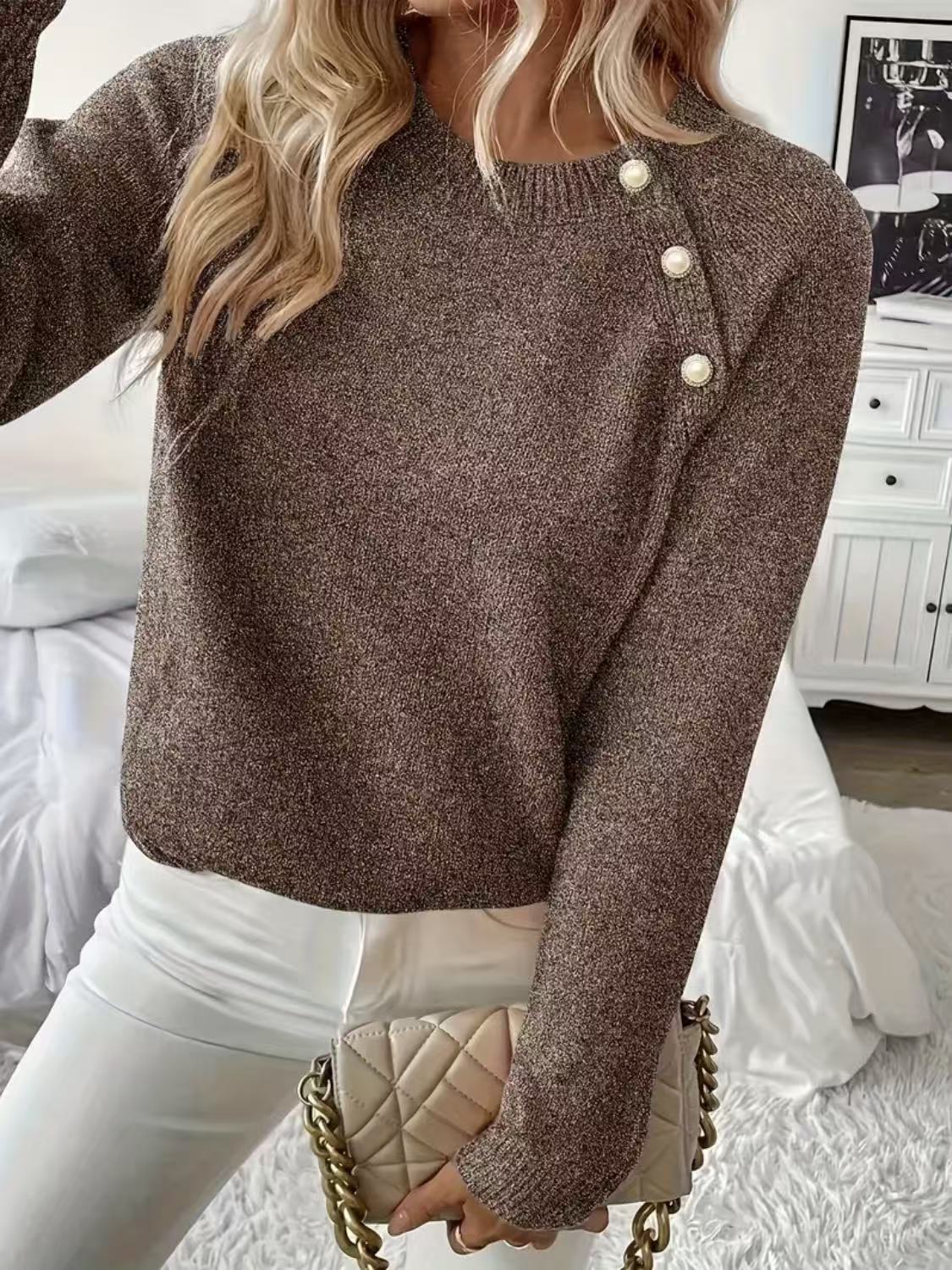 GÉRALDINE pull à boutons perlés marron